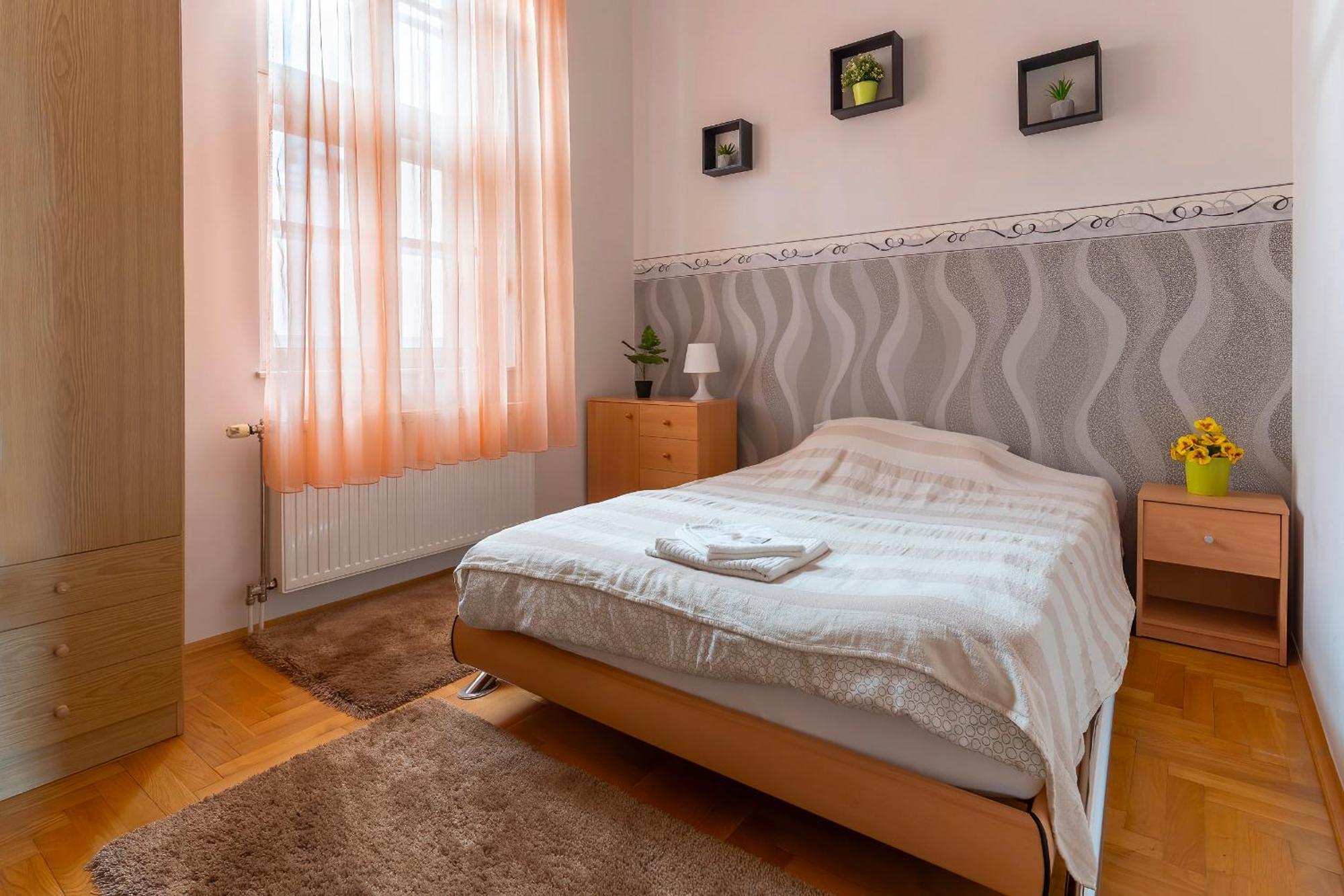 Tomka Apartman Szeged Exterior foto